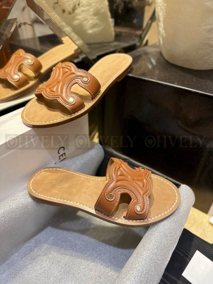 셀린느 트리옹프 뮬 슬리퍼