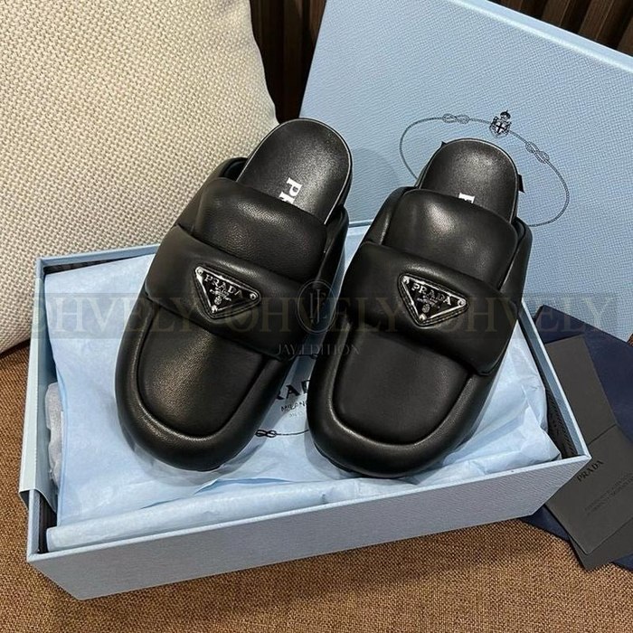 프라다 소프트 패딩 나파 가죽 사보