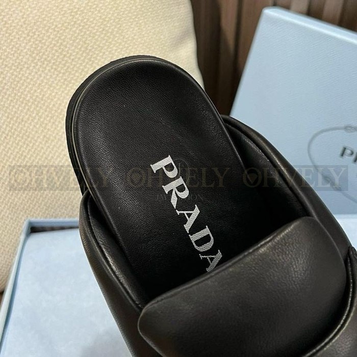 프라다 소프트 패딩 나파 가죽 사보