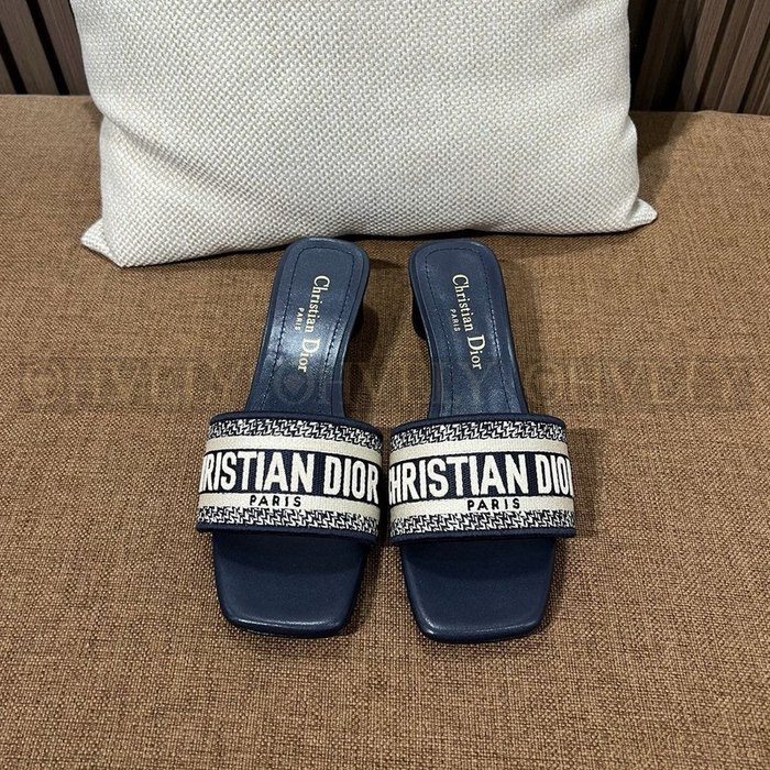 디올 디웨이 슬라이드 뮬 사각굽