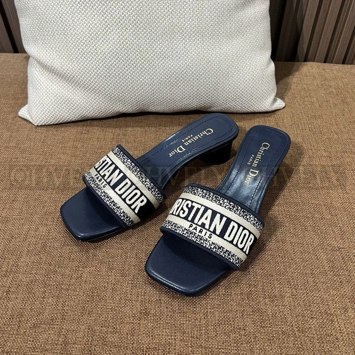 디올 디웨이 슬라이드 뮬 사각굽