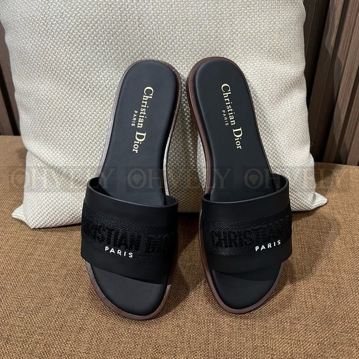 디올 디웨이 슬라이드 카프스킨 뮬