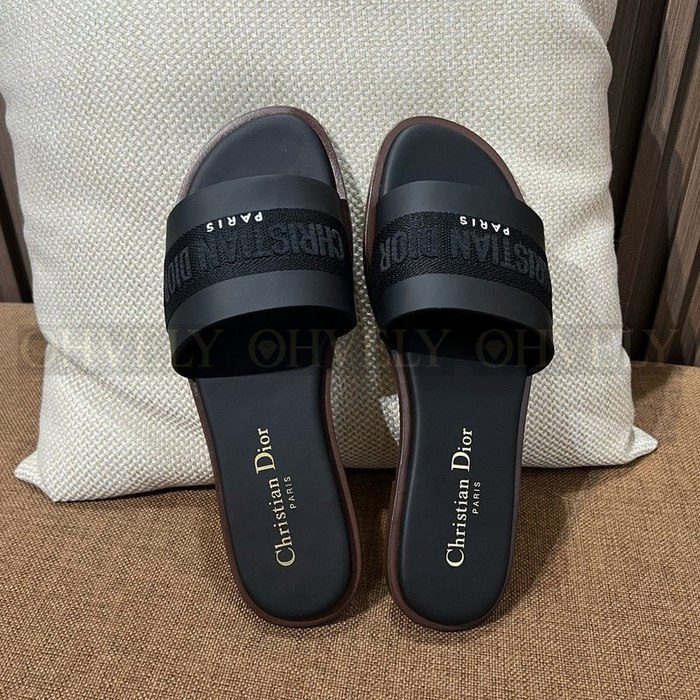 디올 디웨이 슬라이드 카프스킨 뮬