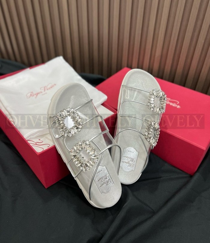 로저비비에 슬라이드 비브 스트라스 버클 샌들