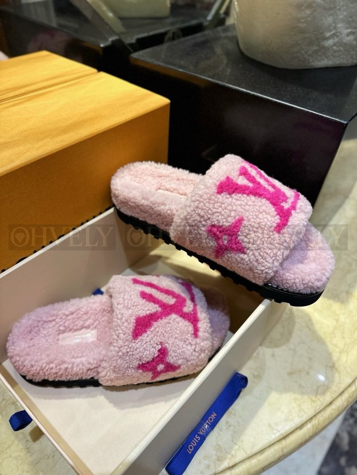 루이비통 파세오 플랫 컴포트 로고 양털 뮬