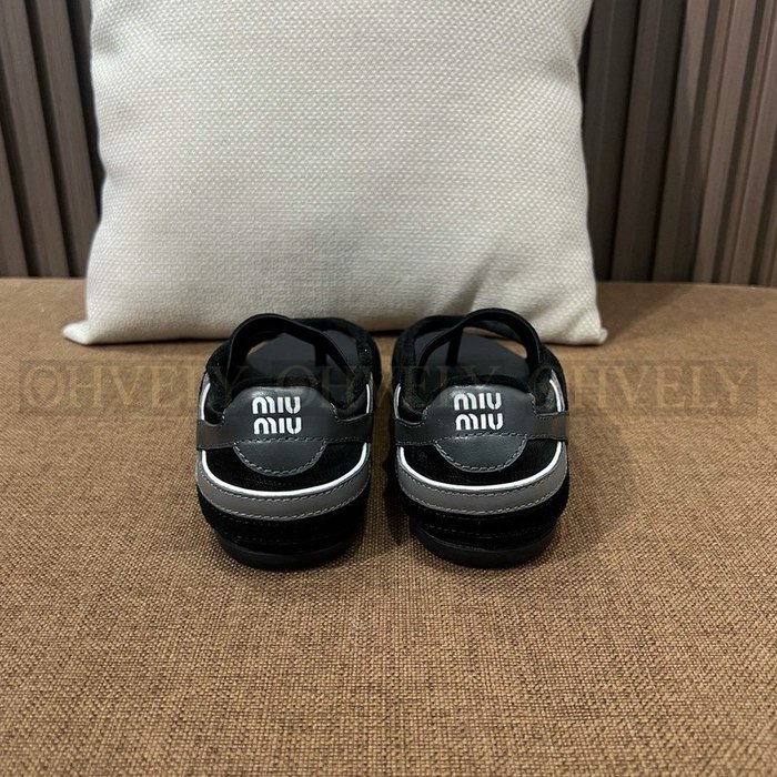 미우미우 김나지움 통 발레리나