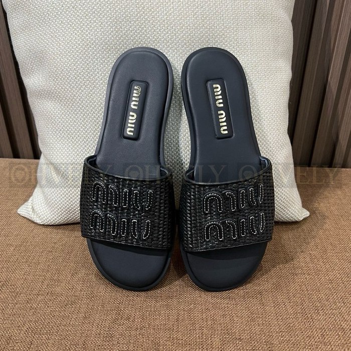 미우미우 라피아 이펙트 패브릭 슬라이드 뮬