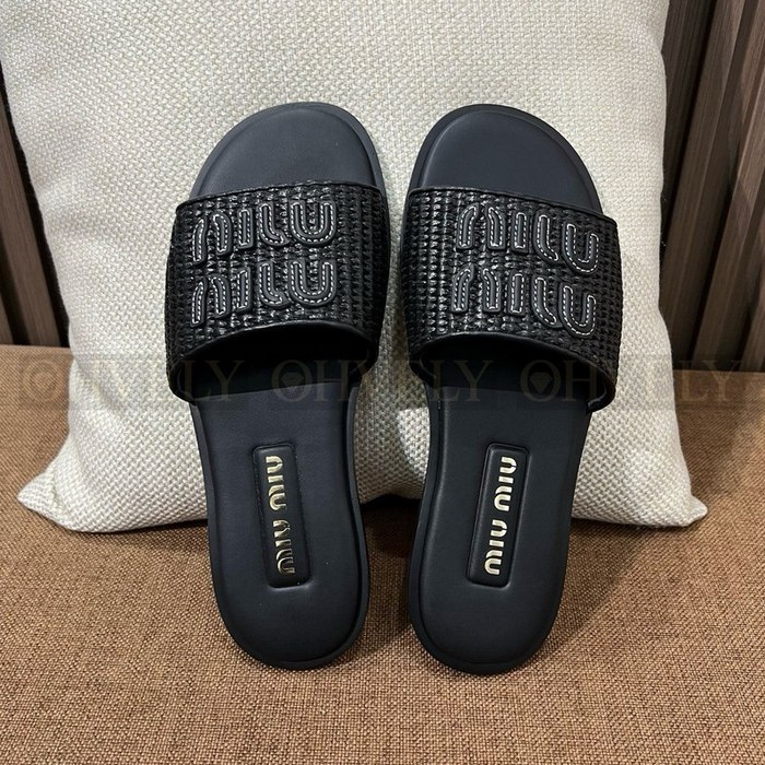 미우미우 라피아 이펙트 패브릭 슬라이드 뮬