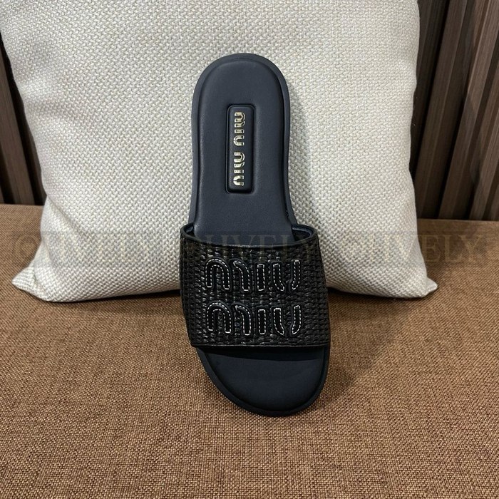 미우미우 라피아 이펙트 패브릭 슬라이드 뮬