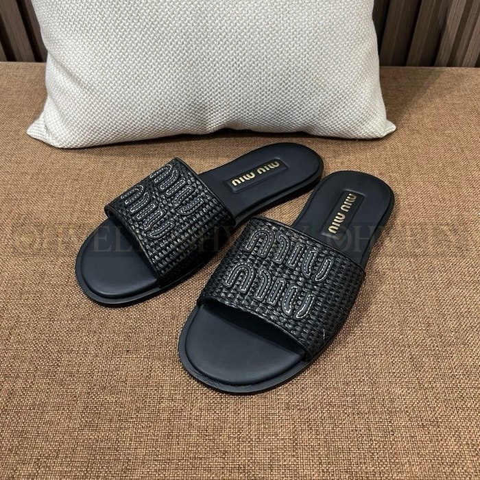 미우미우 라피아 이펙트 패브릭 슬라이드 뮬