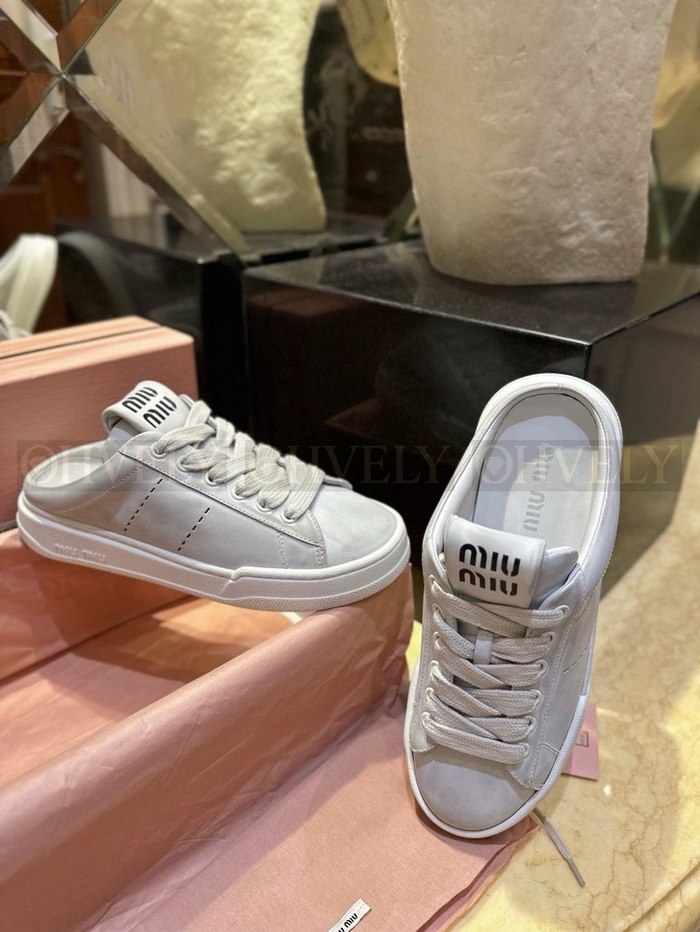 미우미우 블리치드 가죽 스니커즈 뮬