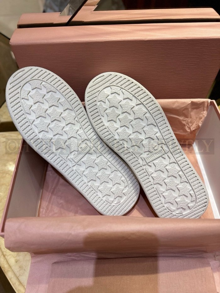 미우미우 블리치드 가죽 스니커즈 뮬