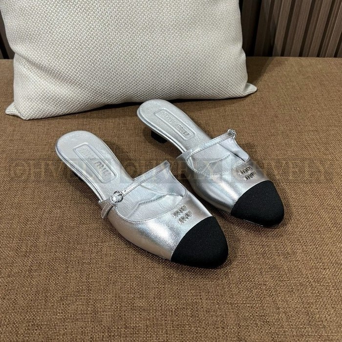 미우미우 투톤 페이던트 레더 뮬