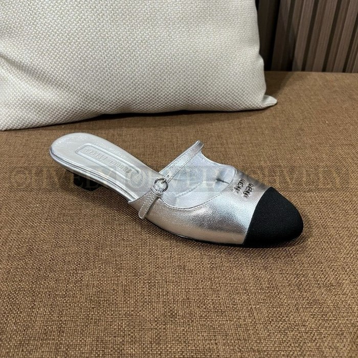 미우미우 투톤 페이던트 레더 뮬