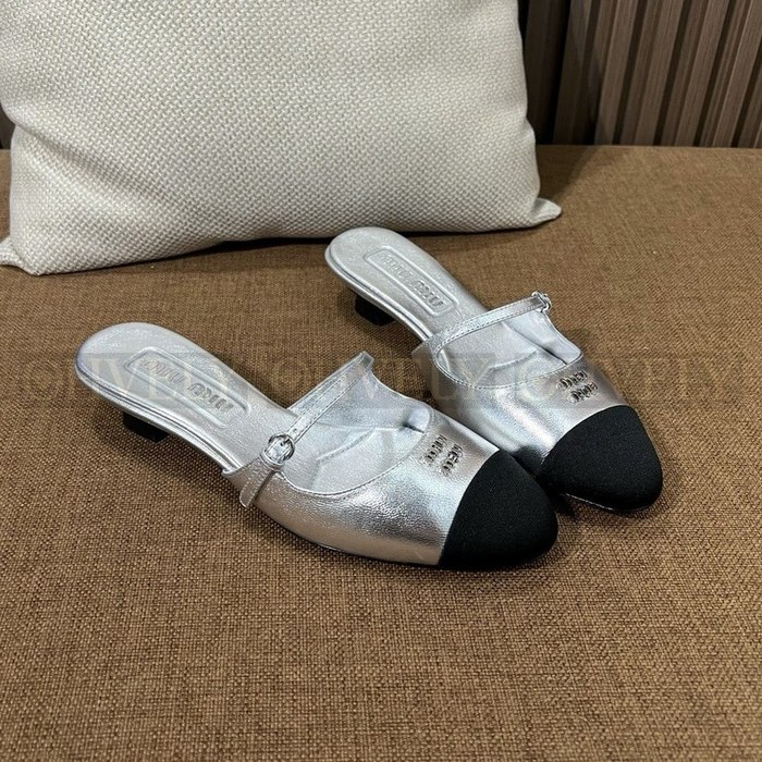 미우미우 투톤 페이던트 레더 뮬