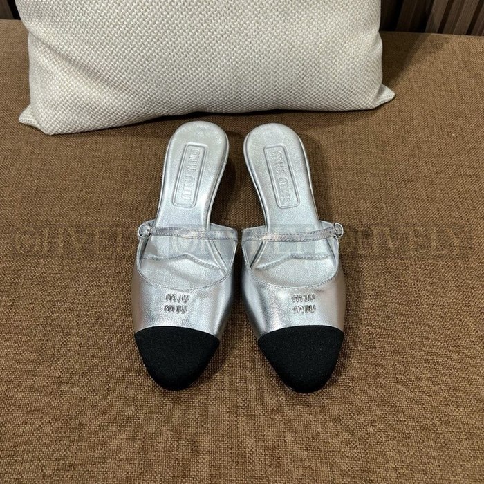 미우미우 투톤 페이던트 레더 뮬