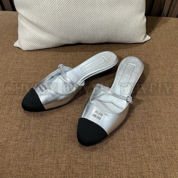 미우미우 투톤 페이던트 레더 뮬