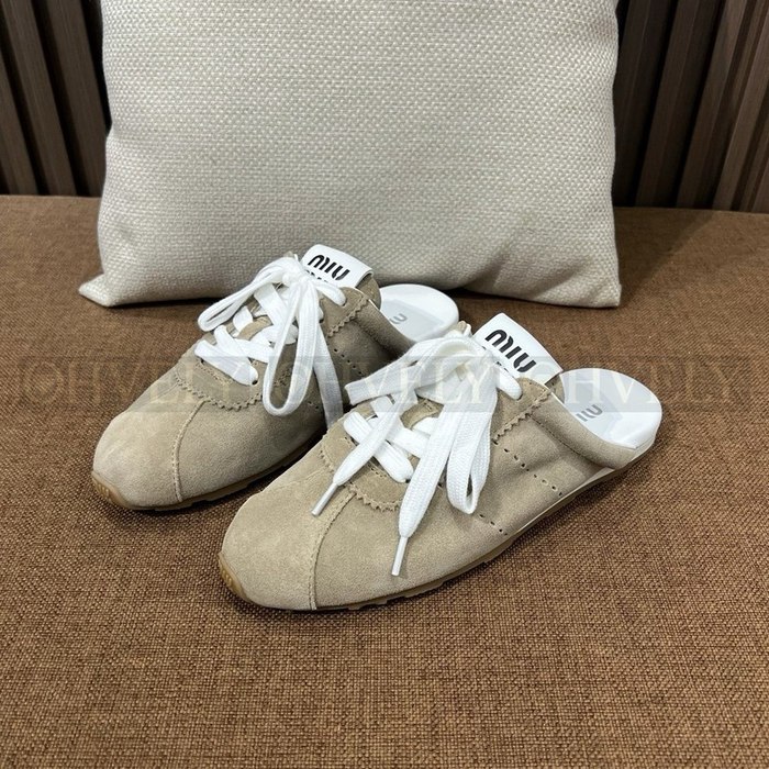 미우미우 플룸 스웨이드 뮬