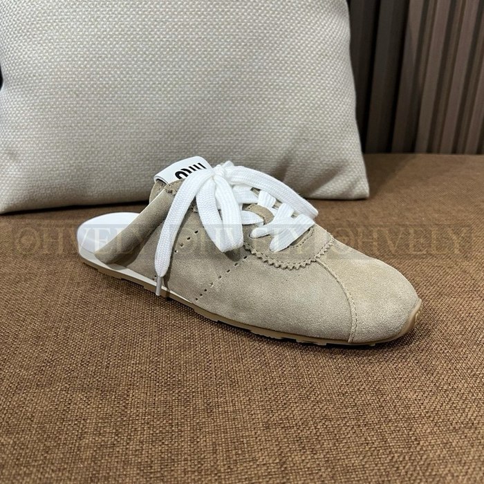 미우미우 플룸 스웨이드 뮬