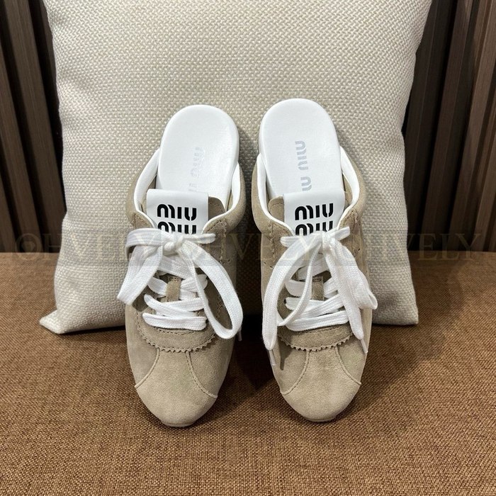 미우미우 플룸 스웨이드 뮬