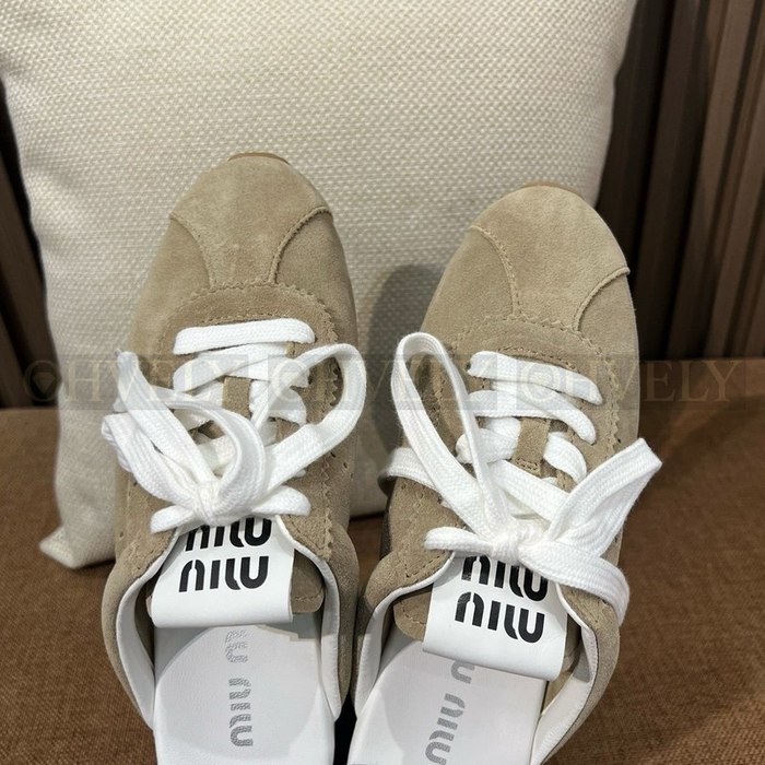 미우미우 플룸 스웨이드 뮬