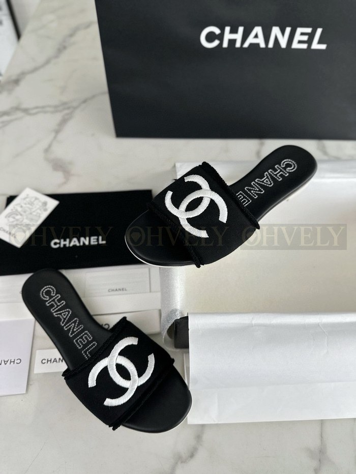 샤넬 24SS CC 자수 로고 뮬