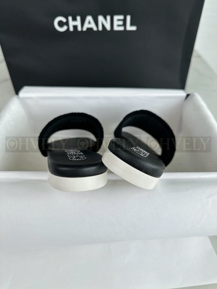 샤넬 24SS CC 자수 로고 뮬