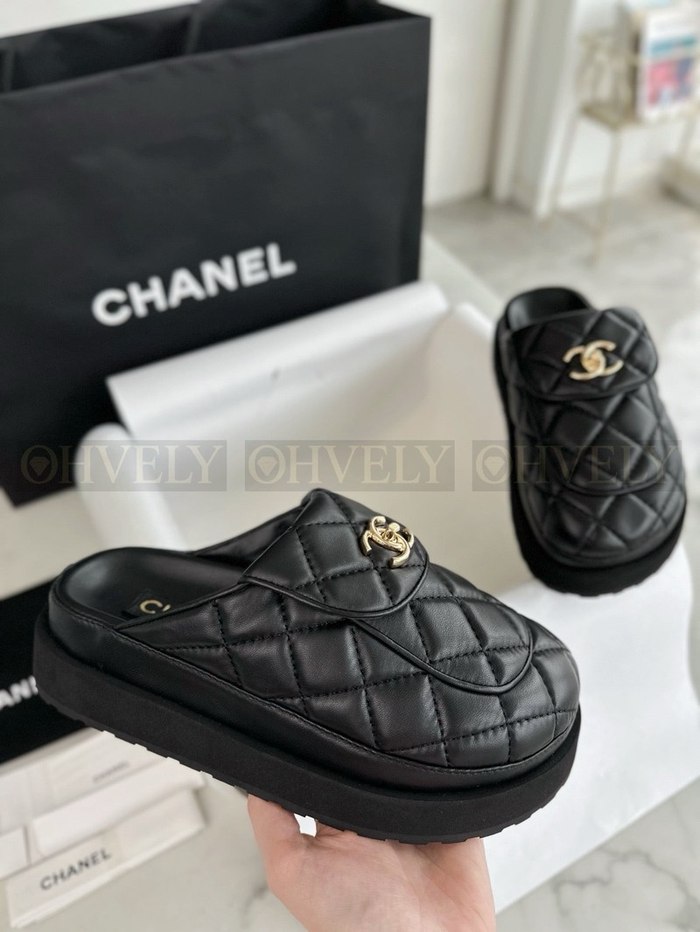 샤넬 CC 로고 퀄팅 턴락 뮬