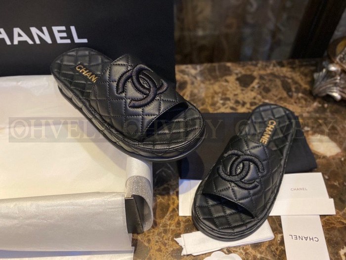 샤넬 자수 로고 뮬