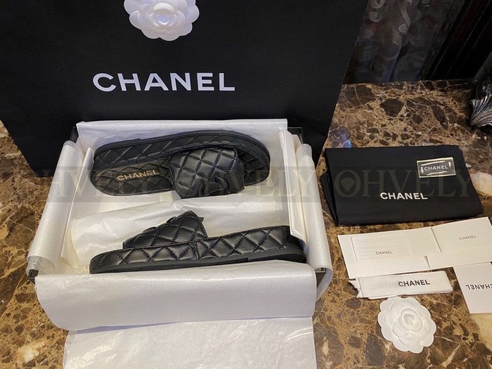 샤넬 자수 로고 뮬