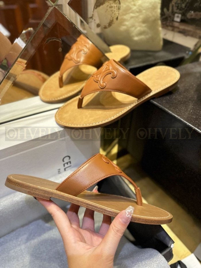 셀린느 트리옹프 플랫 통 플립플랍 샌들