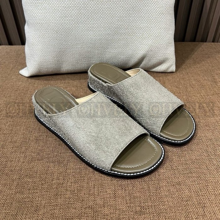 로에베 뮬러 슬라이드