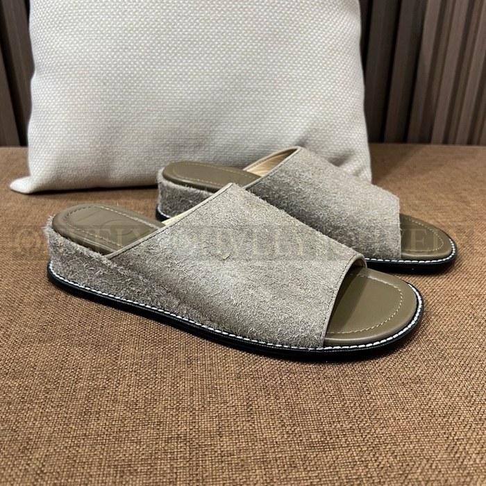 로에베 뮬러 슬라이드