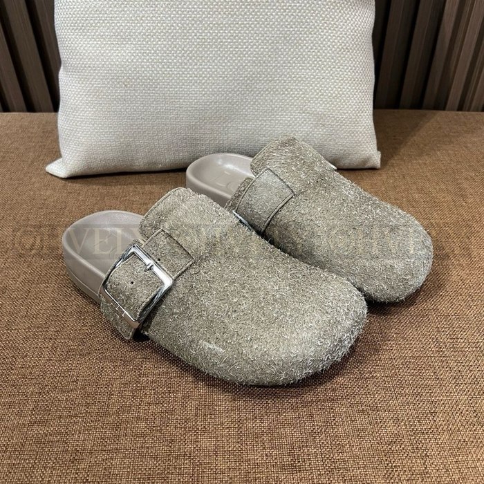 로에베 이즈 버클 뮬