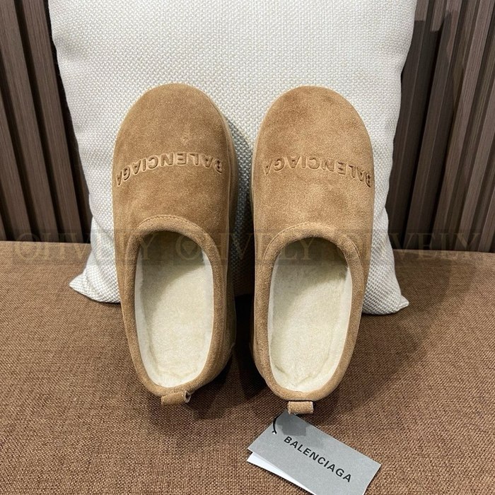 발렌시아가 뮬 슬리퍼