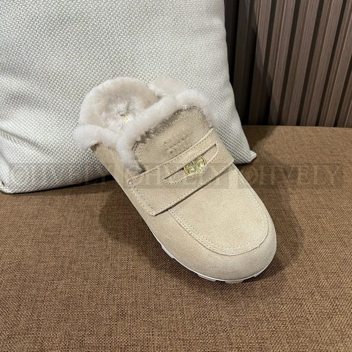 미우미우 스웨이드 뮬