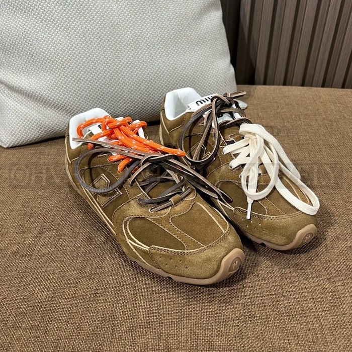 미우미우 X 뉴발란스 530 스웨이드 스니커즈