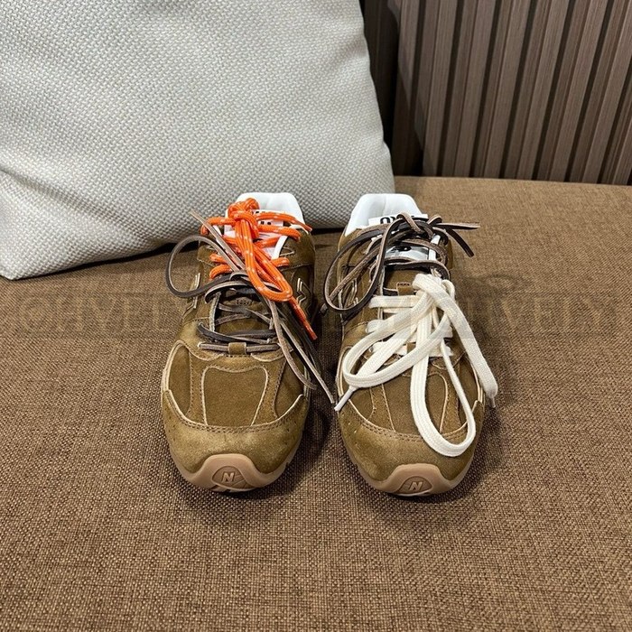 미우미우 X 뉴발란스 530 스웨이드 스니커즈