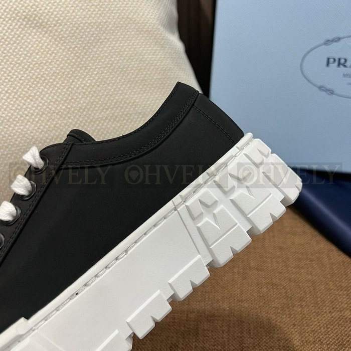 프라다 나일론 개버딘 휠 스니커즈