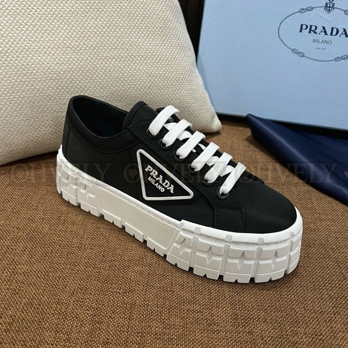 프라다 나일론 개버딘 휠 스니커즈