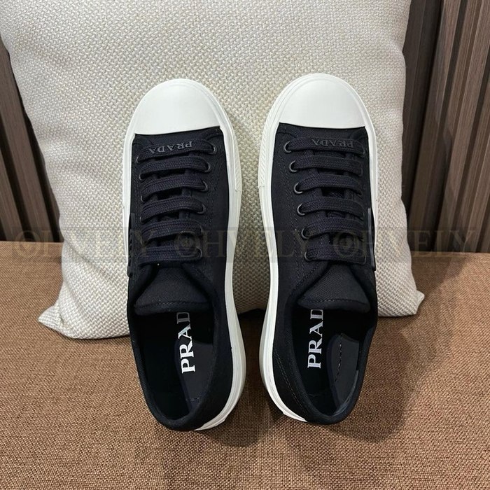 프라다 레이스 패브릭 스니커즈