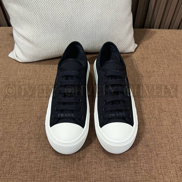 프라다 레이스 패브릭 스니커즈