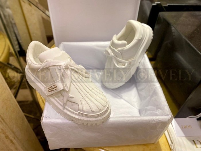 디올 아이디 스니커즈