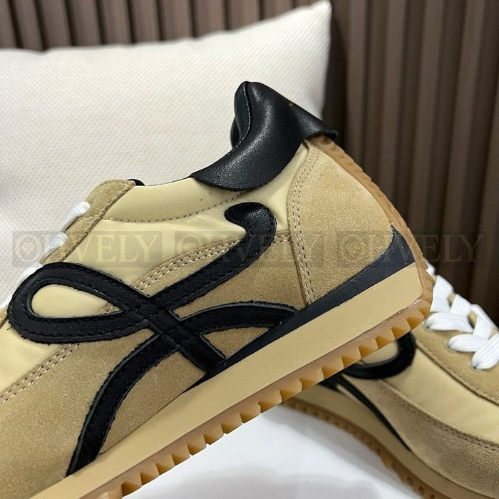 로에베 플로우 러너 스니커즈