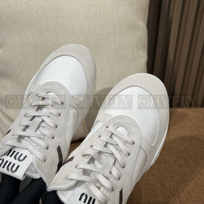 미우미우 김나지움 스웨이드 스니커즈