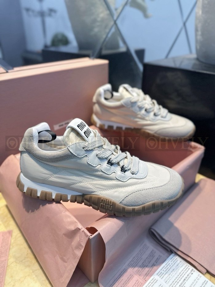 미우미우 타이어 테크니컬 패브릭 스니커즈