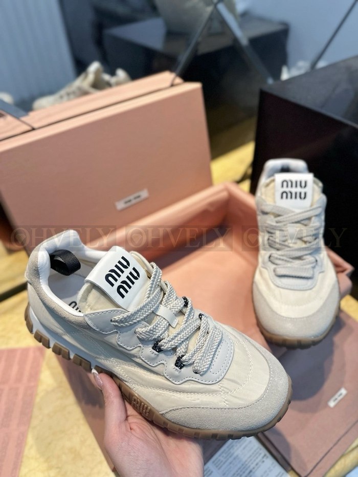 미우미우 타이어 테크니컬 패브릭 스니커즈