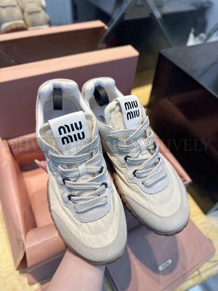 미우미우 타이어 테크니컬 패브릭 스니커즈