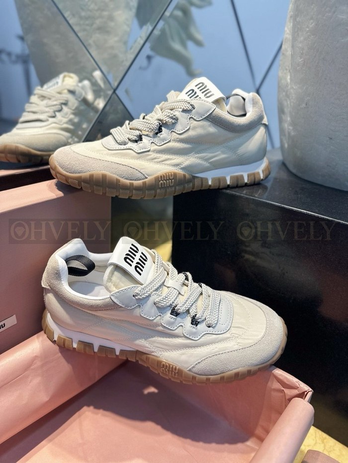 미우미우 타이어 테크니컬 패브릭 스니커즈