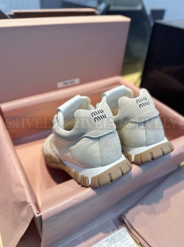 미우미우 타이어 테크니컬 패브릭 스니커즈